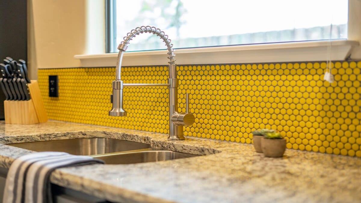 Blumenhaus Sleeps 6 Full Kitchen Plus Hot Tub Fredericksburg Ngoại thất bức ảnh